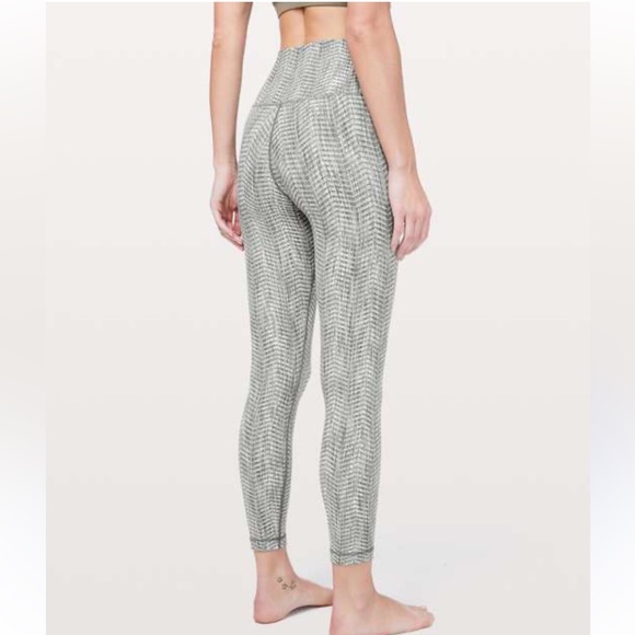 lululemon athletica Wunder Under High Rise 7/8 tight - Picture 1 of 6
